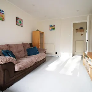  Apartment Cohost Partners- Free Parking | Close To Town